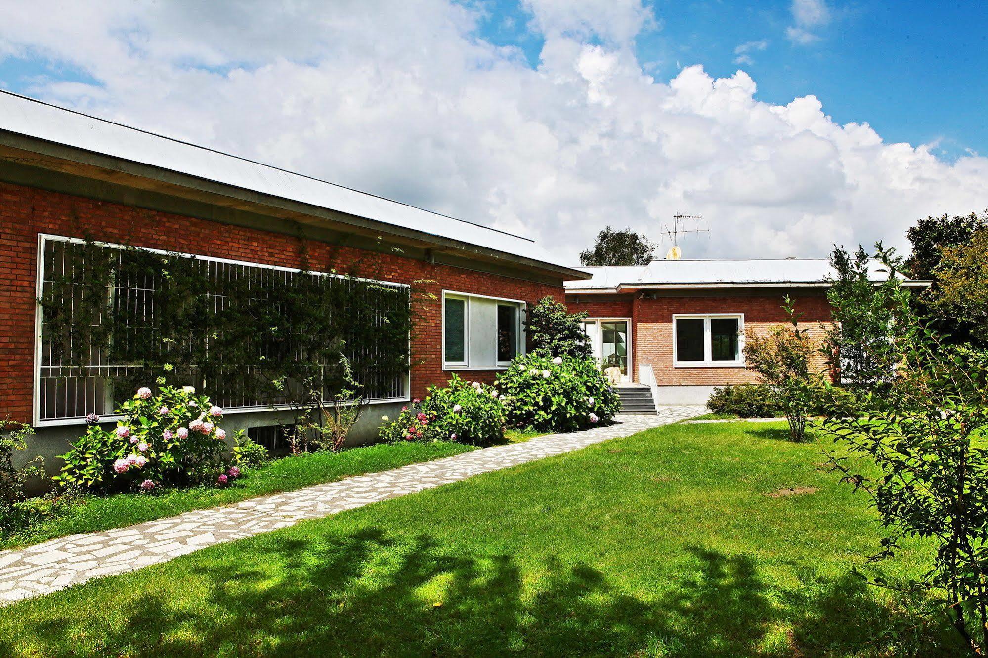Villa Silvia Olivetti Banchette D'Ivrea Buitenkant foto